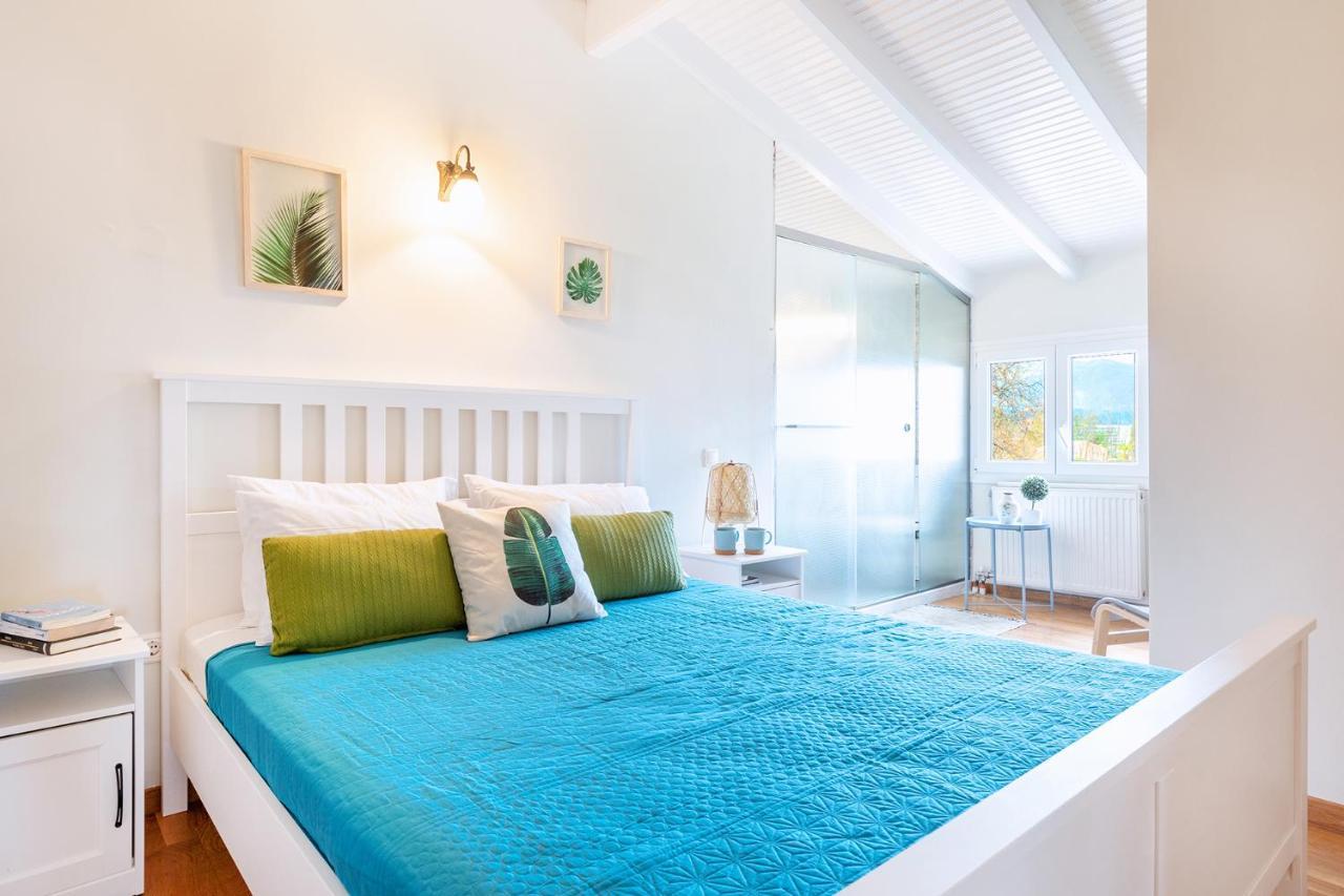 Spyrelia Villa With Private Pool & Outdoor Hot Tub Дасия Екстериор снимка