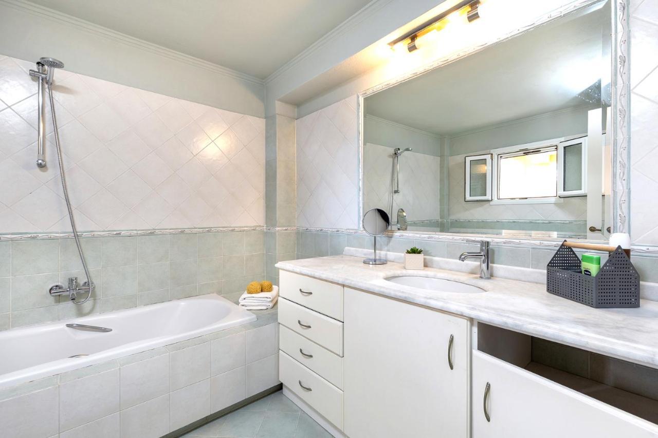 Spyrelia Villa With Private Pool & Outdoor Hot Tub Дасия Екстериор снимка