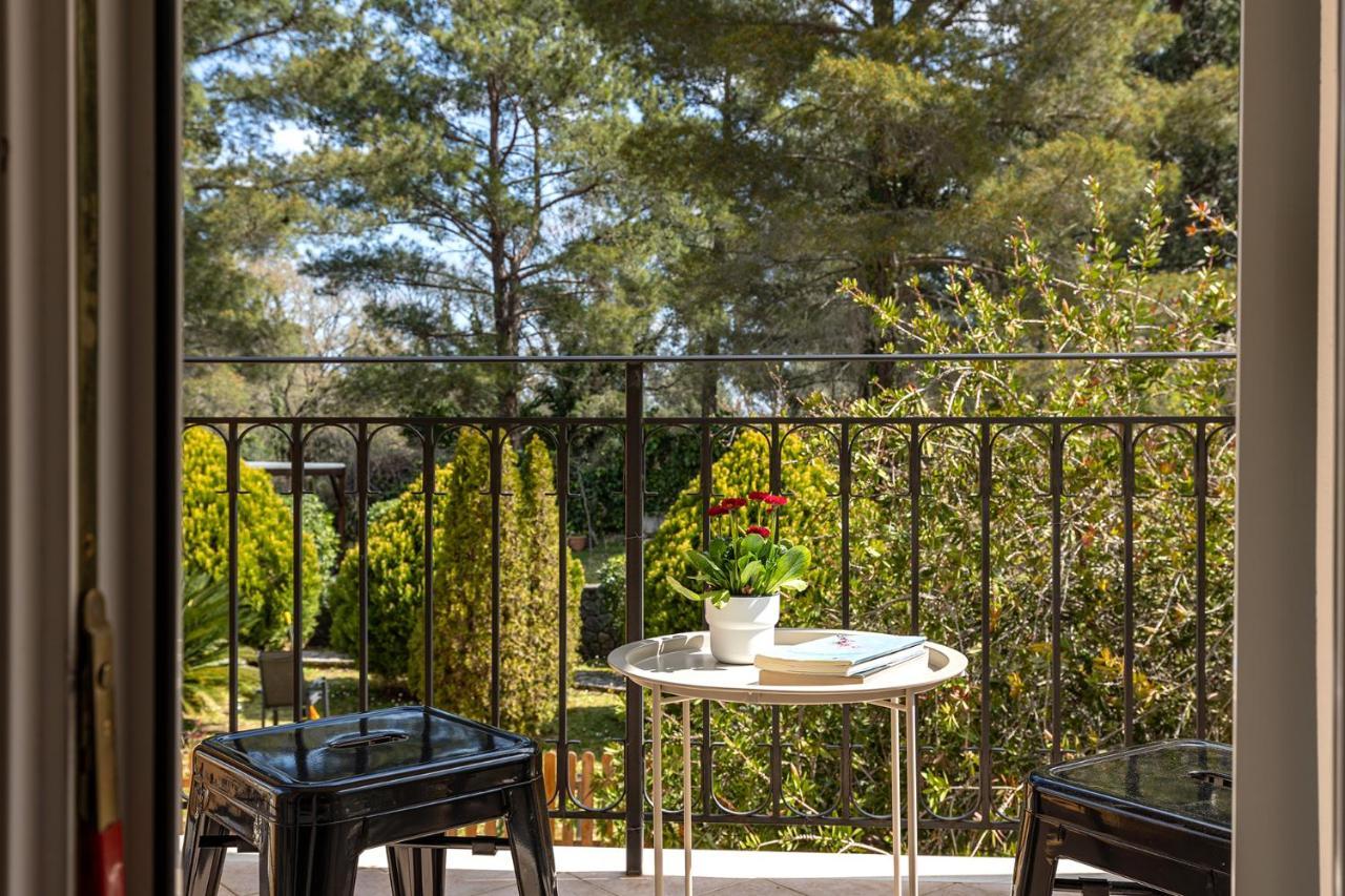 Spyrelia Villa With Private Pool & Outdoor Hot Tub Дасия Екстериор снимка