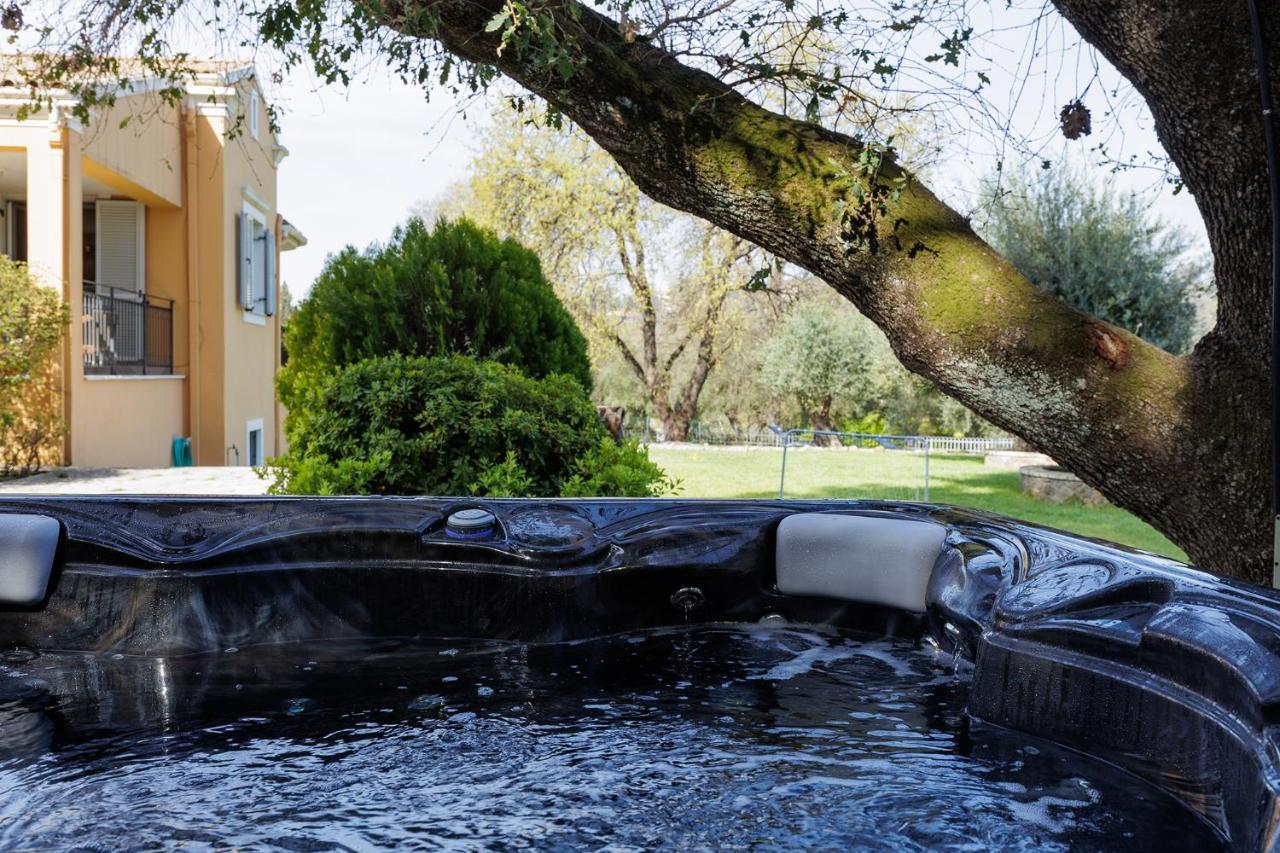 Spyrelia Villa With Private Pool & Outdoor Hot Tub Дасия Екстериор снимка